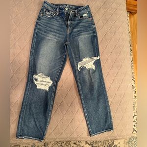 American Eagle Mom Straight Jean